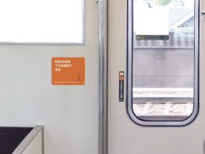 ドア横ステッカー